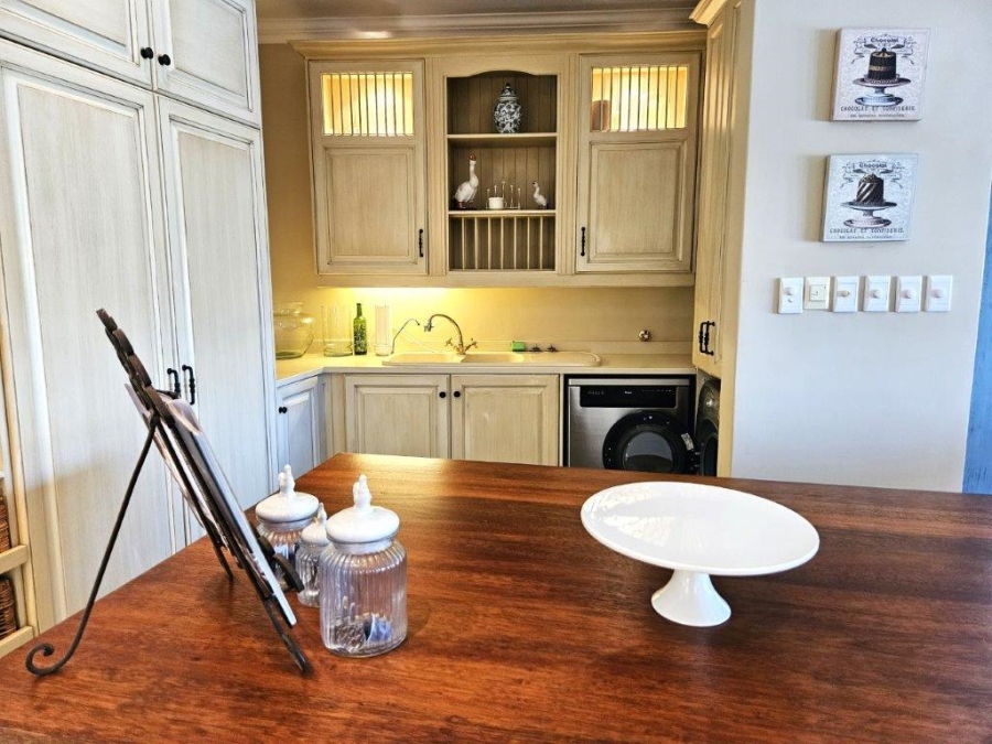 5 Bedroom Property for Sale in Estate D Afrique North West